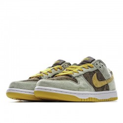 Nike  Dunk Low 'Dusty Olive'
    DH5360 300