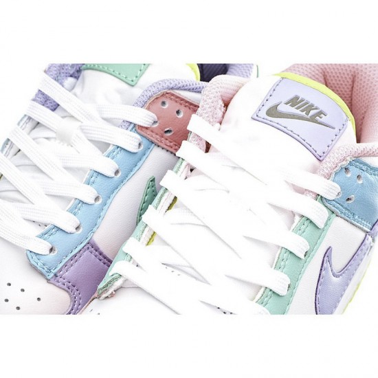 Nike  Wmns Dunk Low SE 'Candy'
    DD1872 100