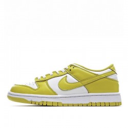 Nike  Wmns Dunk Low 'Laser Orange'
    CU1726 901