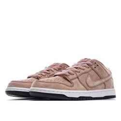 Nike  Dunk Low SB 'Pink Pig'
  CV1655 600