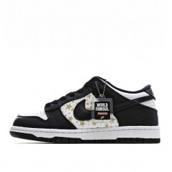 Nike  Supreme x Dunk Low OG SB QS 'Black'
  DH3228 102