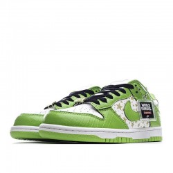 Nike  Supreme x Dunk Low OG SB QS 'Mean Green'
  DH3228 101