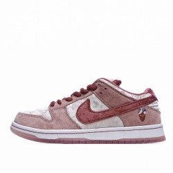 StrangeLove x Dunk Low SB 'Valentine's Day'
  CT2552 800